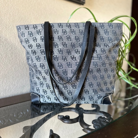 Dooney & Bourke Signature Tote Bag - Picture 2 of 8